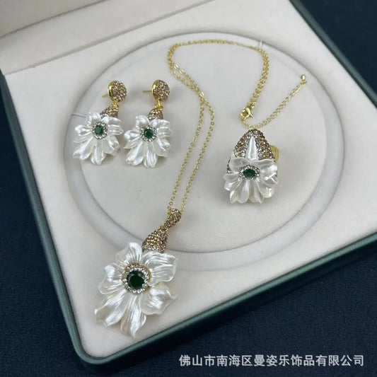 Natural Summer new lily inlaid emerald simple three-piece French vintage stone jewelry